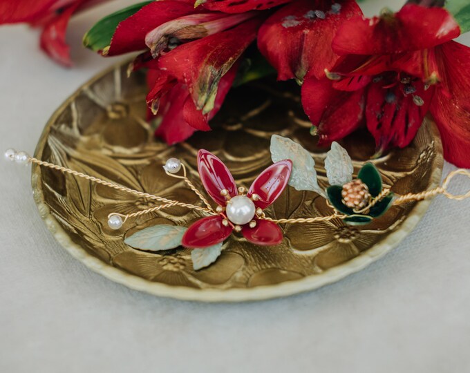 Holiday Floral Hair Pins With A Vintage Flair
