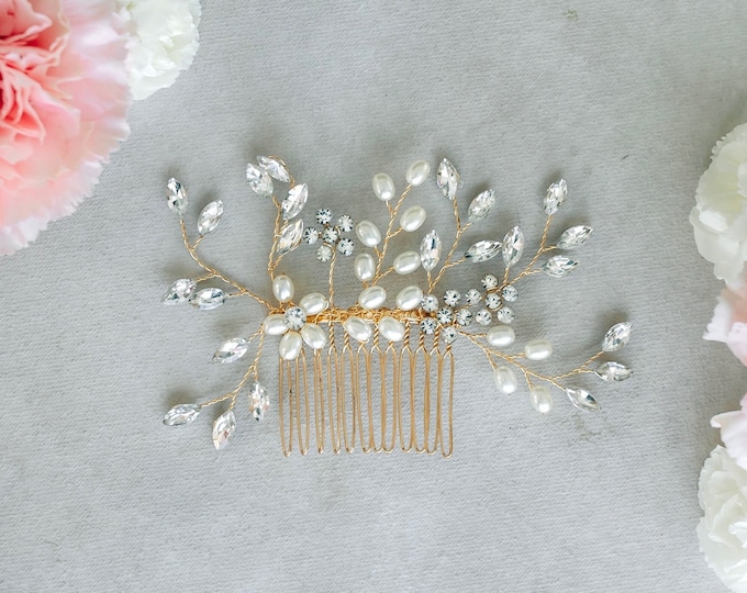 Bridal Hair Comb With Marquise Rhinestone And Accent Pearls