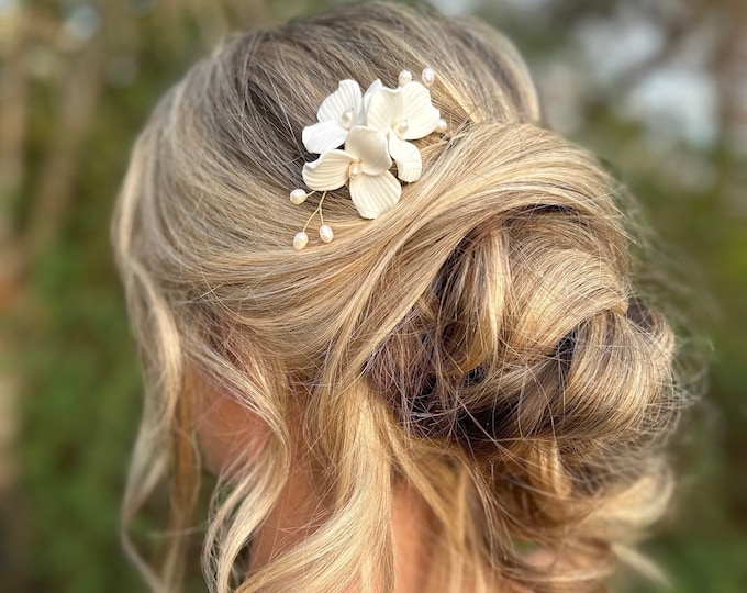 Flower Hair Comb For The Minimalist Bride