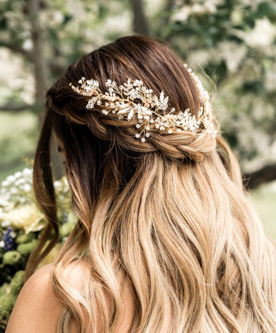 Statement Bridal Hairpiece With Pearl and Gold Leaves  display picture 3