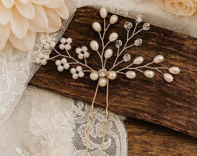 Lightweight Pearl & Crystal Hair Pin – Versatile Gold Wedding Hair Accessory