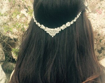 Elegant Pearl And Rhinestone Bridal Hair Accessory, Silver Base Metal