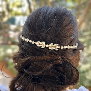 Delicate Rhinestone Hair Accessory For The Minimalist Bride