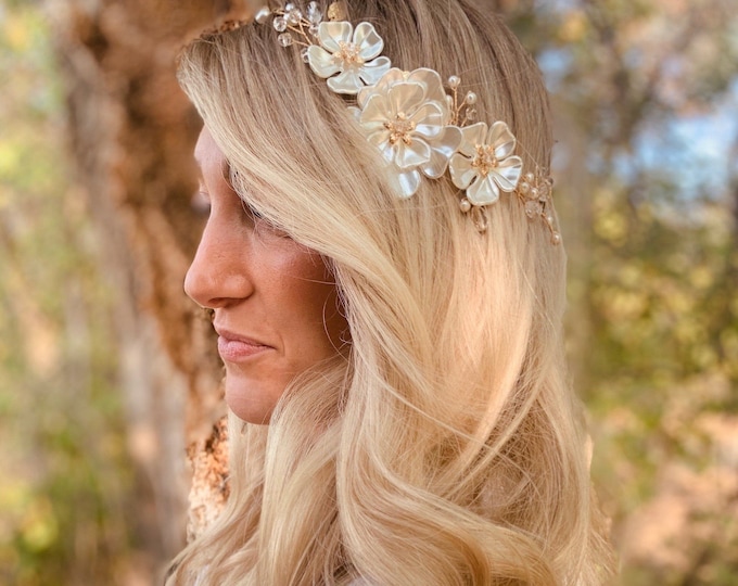 Flower Hair Jewelry For The Bohemian Themed Wedding