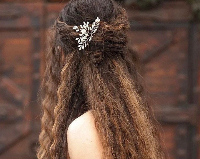 Minimalist Pearl  Hair Pin, Perfect Bridesmaid Hair Accessory