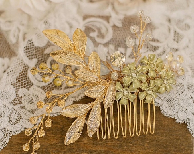 Light Green Flower Hair Comb with Gold Leaves & Champagne Rhinestones – Customizable Bridal Wedding Hair Accessory