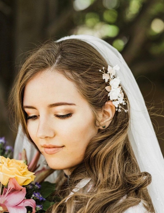 Delicate Flower Hair Comb, Wedding Hair Accessory - Etsy display picture 3