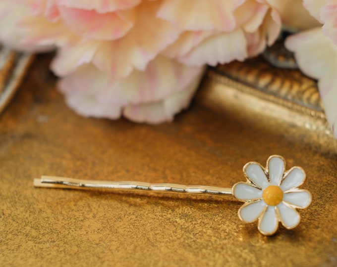 Daisy Hair Pin, Daisy Bobby- Daisy Jewelry For A Flower Girl