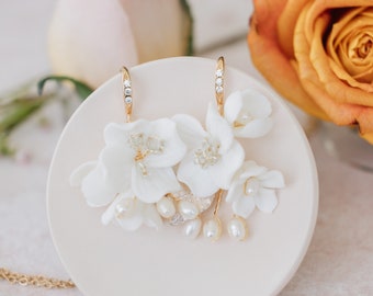 Flower Earring Set With Matching Necklace And Hair Pins