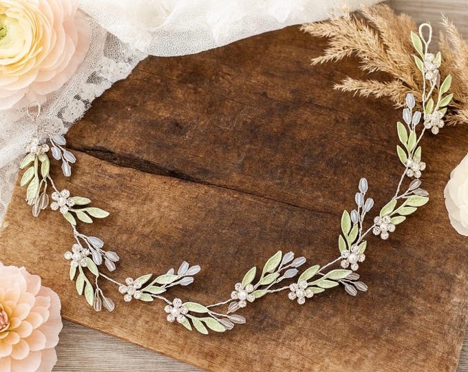 Green Leaf Hair Vine – Bridal Hair Accessory with Personalized Leaf Colors