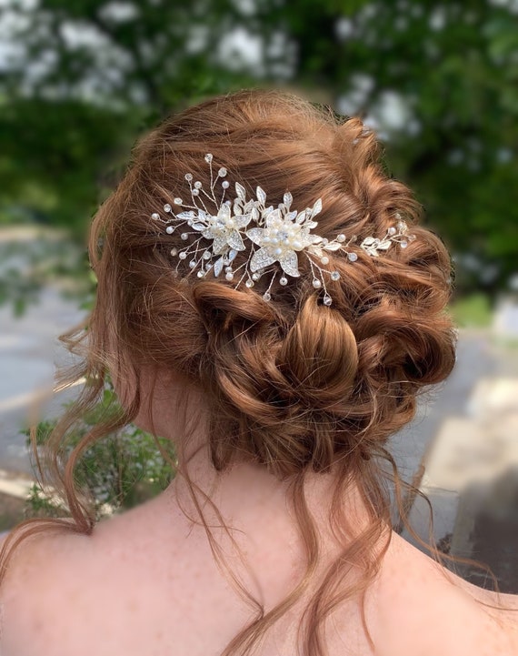 Asymmetrical Hair Accessory With Rhinestone Flowers and Leaves