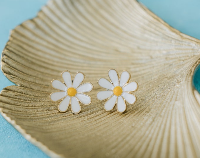 Adorable Daisy Earrings for the Flower Girl's Special Day
