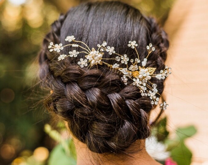 Flower Rhinestone Hair Comb, This Bridal Hair Comb Features Brilliant Crystals Soft Off White Pearls And Has A Gold Base Metal