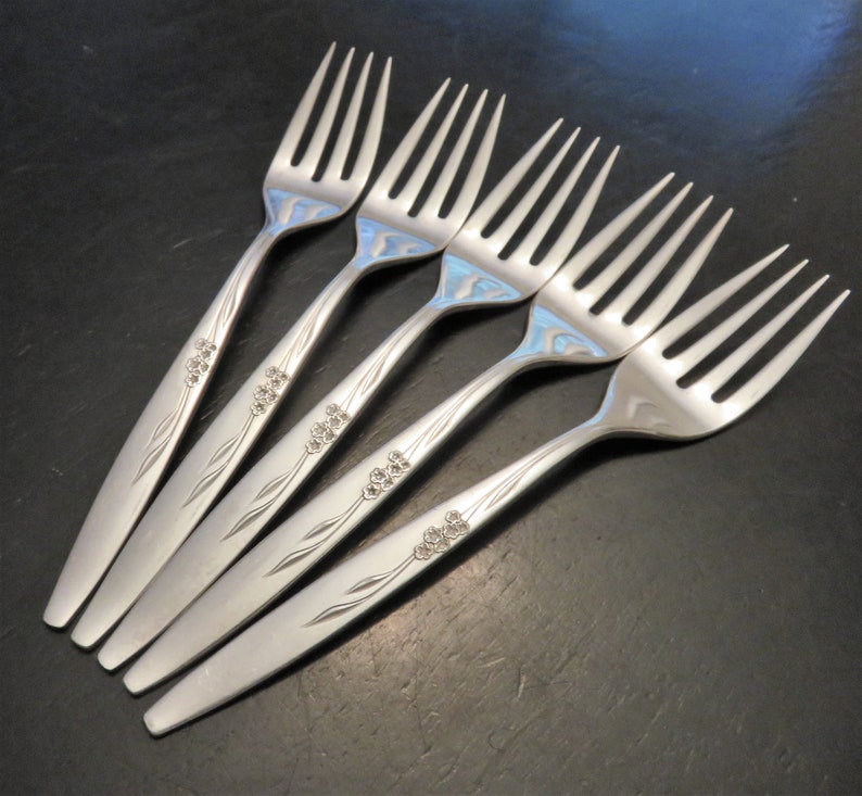 Oneida Gentle Rose Salad Fork Set of Five AKA Enhancement Community Silverplate 6.375
