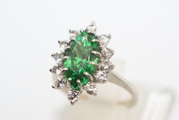 Natural Emerald, Marquise Cut, set in 14 Kt White… - image 3