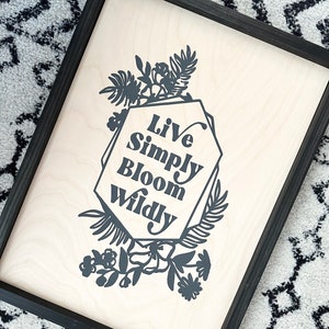 Live Simply Bloom Wildly quote painted wood sign signs art wall home decor baby nursery shower gift floral boho immagine 3