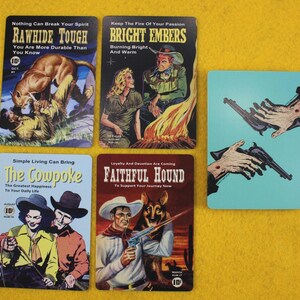Western Oracle Cards: Cowboy Comic Book Art, Daglig vägledning Liknande Tarot "Poker Size" bild 3