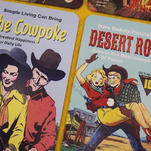 Puede incluir: Ilustraciones estilo cómic de vaqueros y vaqueras. Una presenta el texto "The Cowpoke" y la otra "Desert Rose". Ambas tienen arte y texto estilo cómic vintage, con una estética retro.