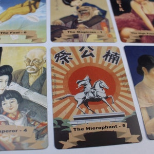 Baralho de cartas de tarô com propaganda impressa japonesa: 78 cartas de arcanos maiores e menores - versão de baralho "tamanho pôquer" - anúncios impressos antigos do Japão