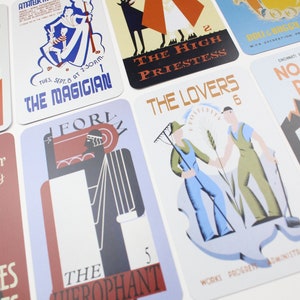 WPA Tarot Kartenspiel basierend auf Vintage Works Posters aus der Great Depression 78 Karten Enthält Major & Minor Arcana