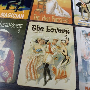 "VTP ""Poker Size"" Tarotkarten Deck basierend auf Vintage Theater Postern aus dem späten 1900 Jahrhundert - 78 Karten Major - Minor Arcana."