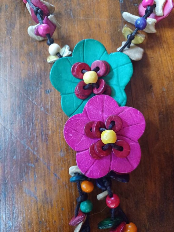 Multi colored BOHO coconut shell bead necklace/Fl… - image 6