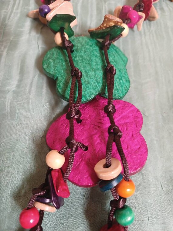 Multi colored BOHO coconut shell bead necklace/Fl… - image 8