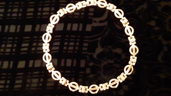Vintage, quality gold tone choker necklace.