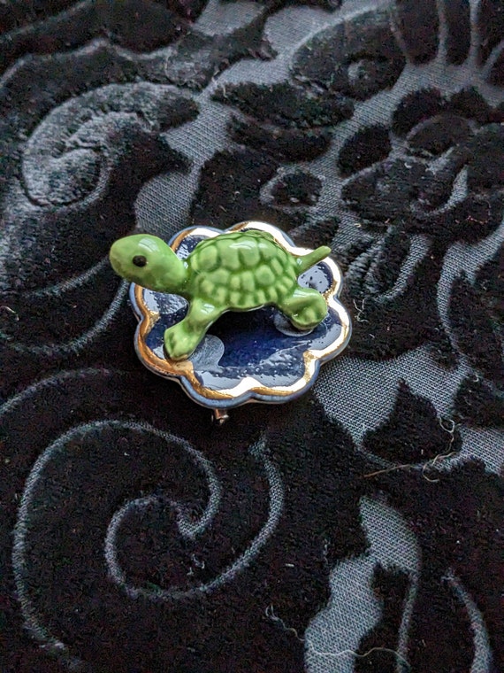 Vintage turtle on a lily pad brooch/pin/artisan h… - image 1