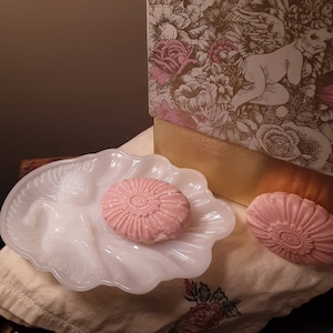 Vintage Avon Heavenly Soap set and Box. Milk glass dish with a Angel and 2 pink bars of soap.