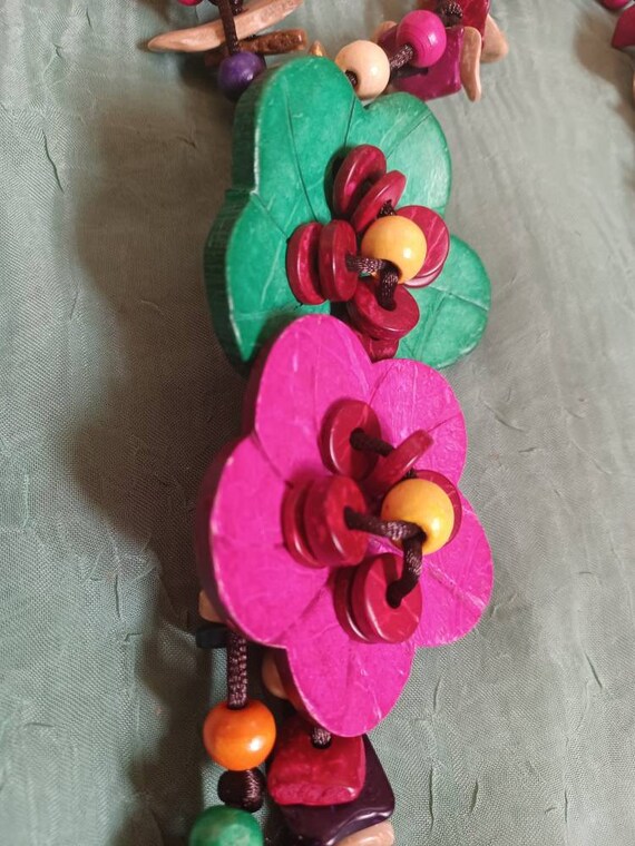 Multi colored BOHO coconut shell bead necklace/Fl… - image 5