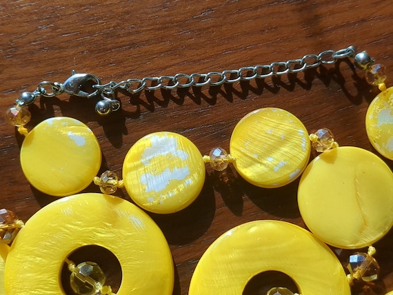 Vintage MOP/Oyster shell, yellow circle necklace/… - image 5