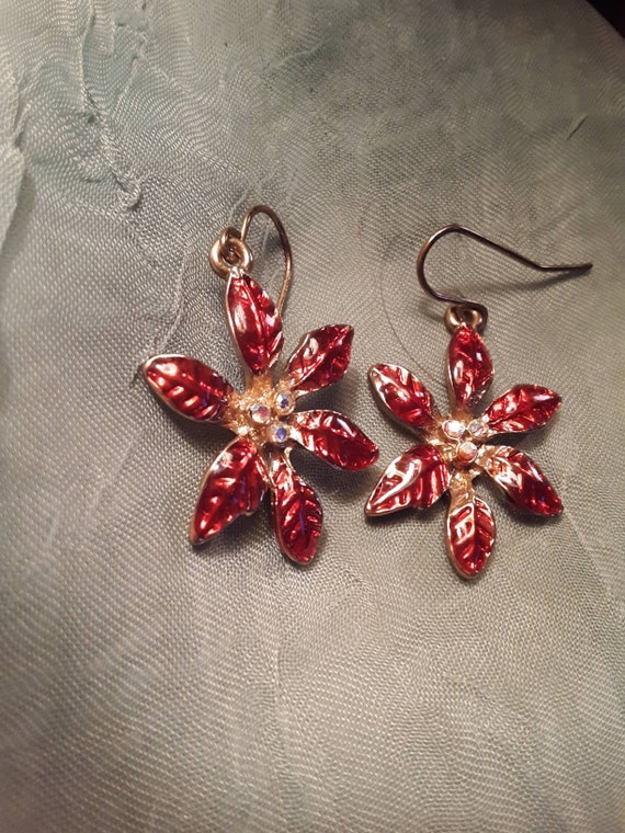 Very pretty Old Vintage dangle poinsettia enamel … - image 6