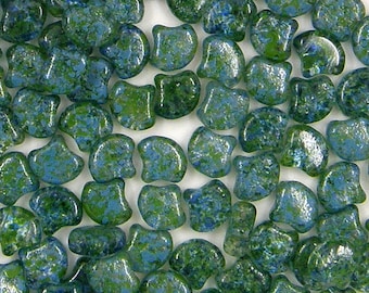 40pcs. Matte Velvet Lizard Green 2-Hole Ginko Bead