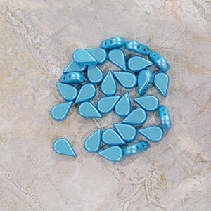 Amos par Puca Bead, Pastel Aqua, 2-Hole, 30 count, 5 x 8 mm, 02010-25019