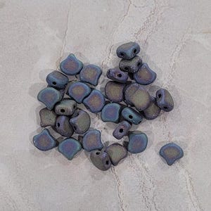 Ginko Bead, Jet Rainbow Iris Matte, 2 Hole Bead, 7.5 mm, 30 count, (23980-21105)