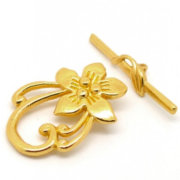 Toggle Clasp, Flower Design, Gold Finish, (CLP-T-G-7), 4 sets