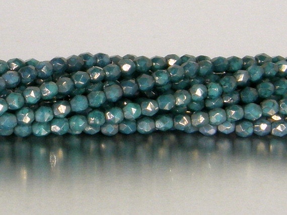 Perle di vetro ceco lucidate a fuoco in perle metalliche