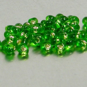 Magatama Bead, 4mm, Silver Lined Kelly Green, Toho, Seed bead, (27), 10 grams