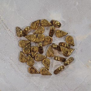 Amos par Puca-kraal, kristalgoud gestippeld, 2 gaten, 30 stuks, 5 x 8 mm