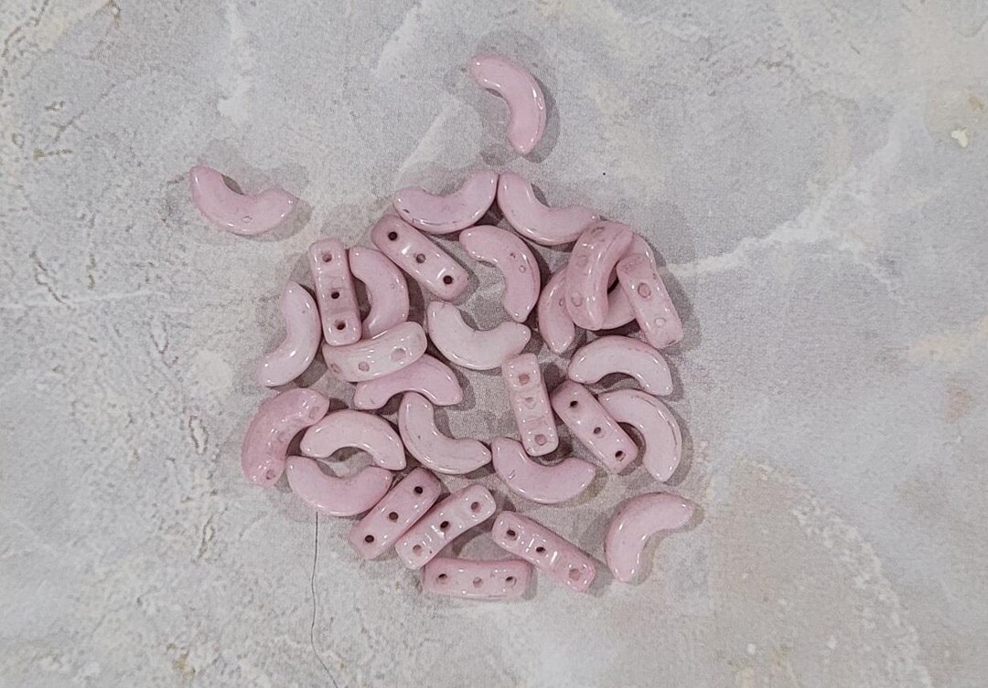 ビカクシダ P. linka pup. From Artco Rosado. Arcos® Par Puca® Bead, Opaque Light Rose Ceramic Look, 3-hole, 30