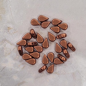 Amos par Puca Bead, Bronze Red Matte, 2-Hole, 30 count, 5 x 8 mm