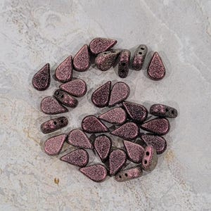 Amos par Puca Bead, Metallic Matte Dark Violet (Polychrome Rose), 2-Hole, 30 count, 5 x 8 mm