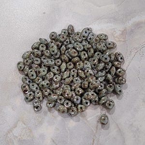 SuperDuo, Luster Opaque Green, 2 hole Beads, (P65431), 2.5mmx5mm, 9 grams