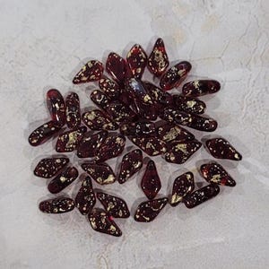 Kite Beads, Gold Splash Ruby, 40 count, 9 x 5 mm 2-Hole Czech Bead, (90080-94401)