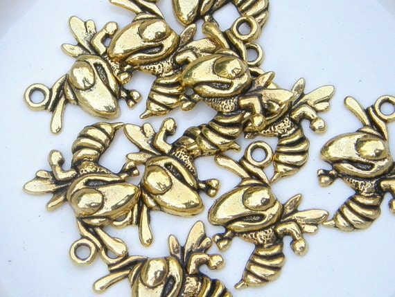 Yellow Jacket (hornet) Charm, Antique Gold Finish (CH-G-4