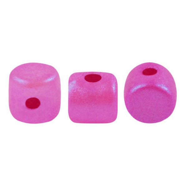 Minos par Puca Bead, Chatoyant Hot Pink, 5 grams, 2.5 x 3 mm, Czech Bead, (02010-29714)