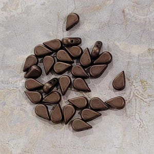 Amos par Puca Bead, Dark Bronze Matte, 2-Hole, 30 count, 5 x 8 mm