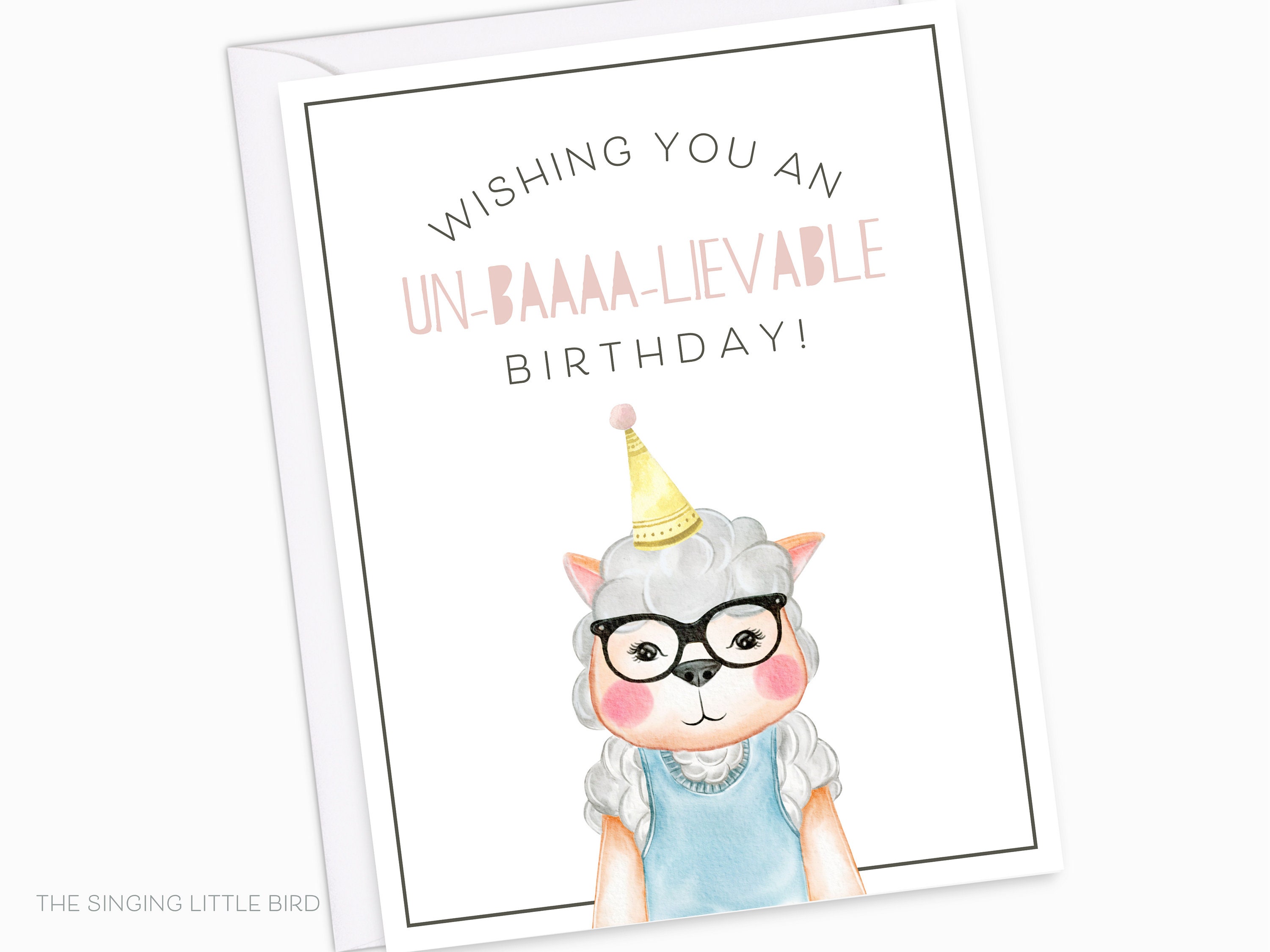 Divertente biglietto di auguri di compleanno con una pecora: gioco di parole We Herd It