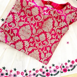 Embroidered kasav skirt with hot pink top
